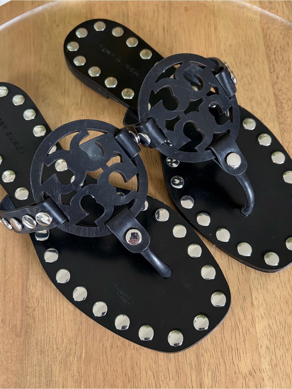 NEW Tory Burch Miller Stud Thong Sandals 5.5 - Picture 2 of 7